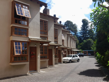 Casa Triplex - Venda - Planalto - Gramado - RS